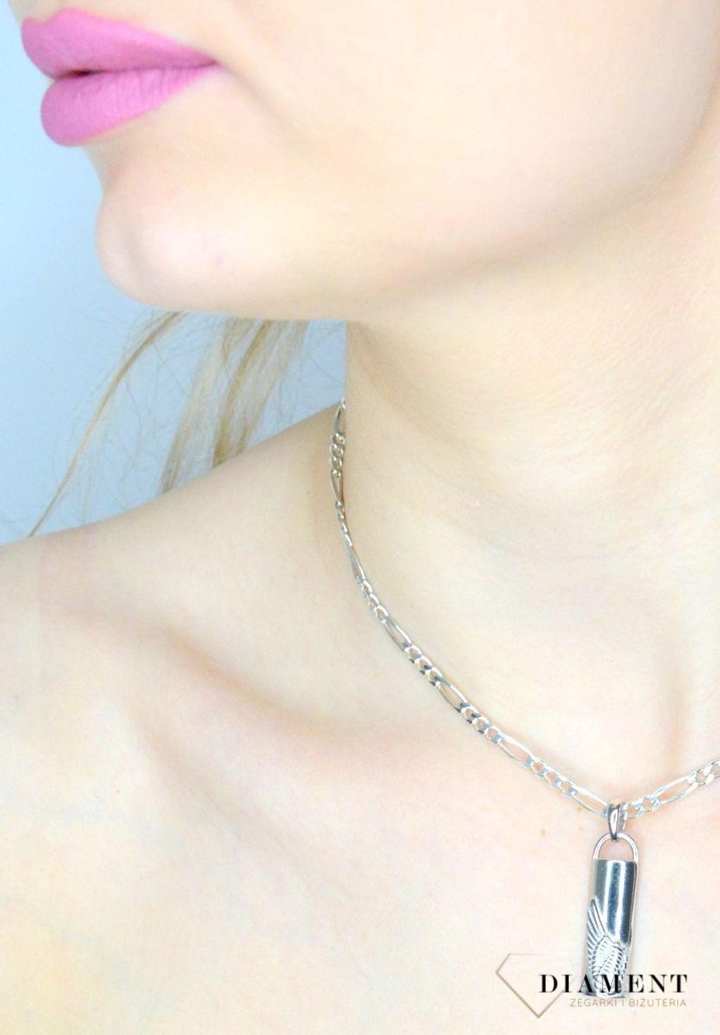 Łańcuszek srebrny 925 figaro 3,6mm DIA-LAN-5912-925 3,6mm. Łańcuszek męski typu figaro to jeden z najmodniejszych wzorów męskich wszech czasów, choć mimo upływu lat, nadal chętnie noszony przez mężczyzn. Idealny srebrny łańcus (1).jpg